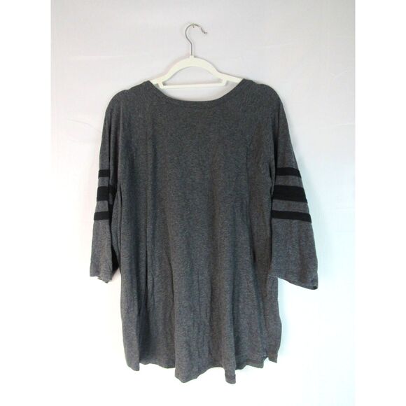 Torrid Gray Varsity Stripe Tee – Size 3 (EUC) - Picture 4 of 4